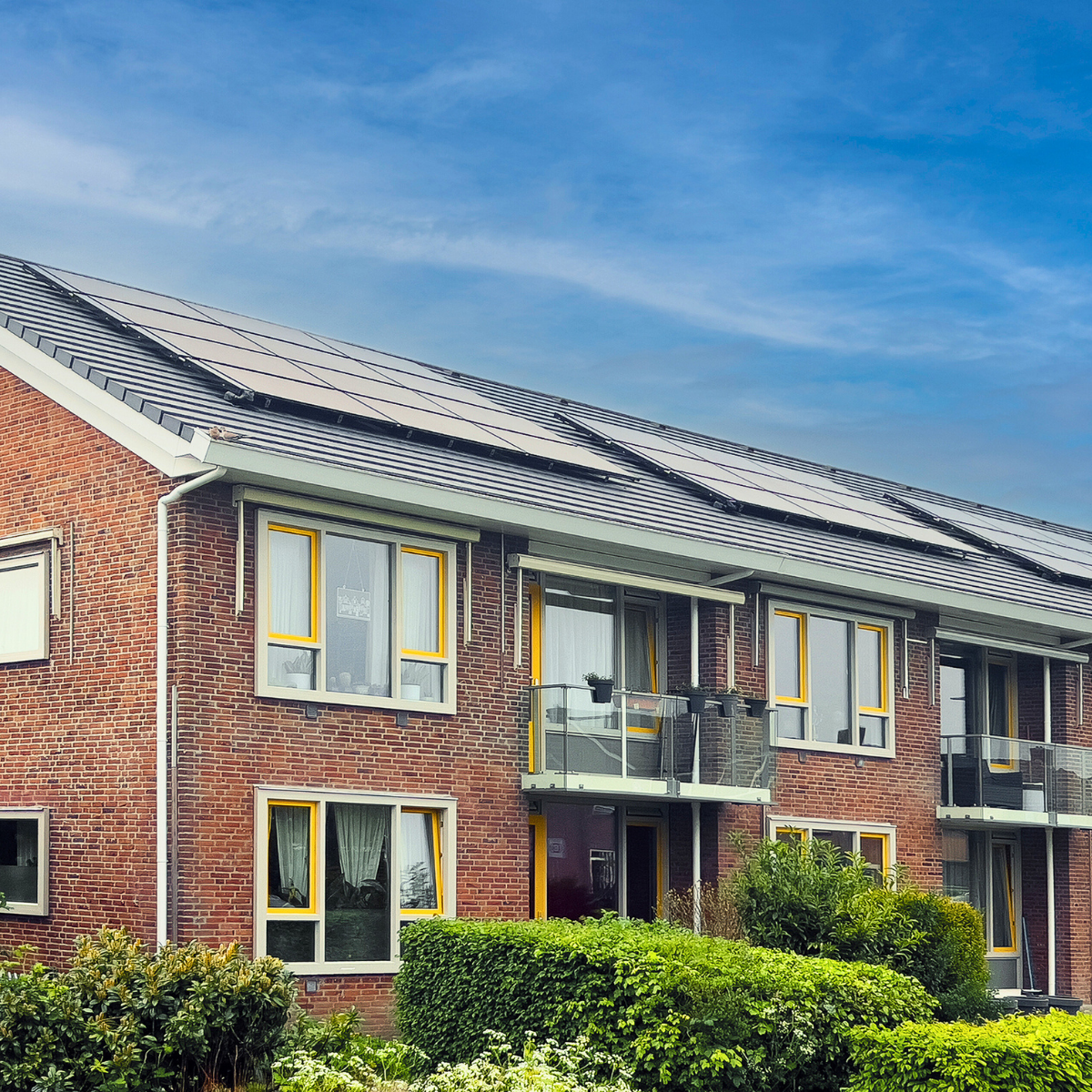 Triple Solar PVT-Anlagen in Wohnsiedlung mit Reihenhäuser