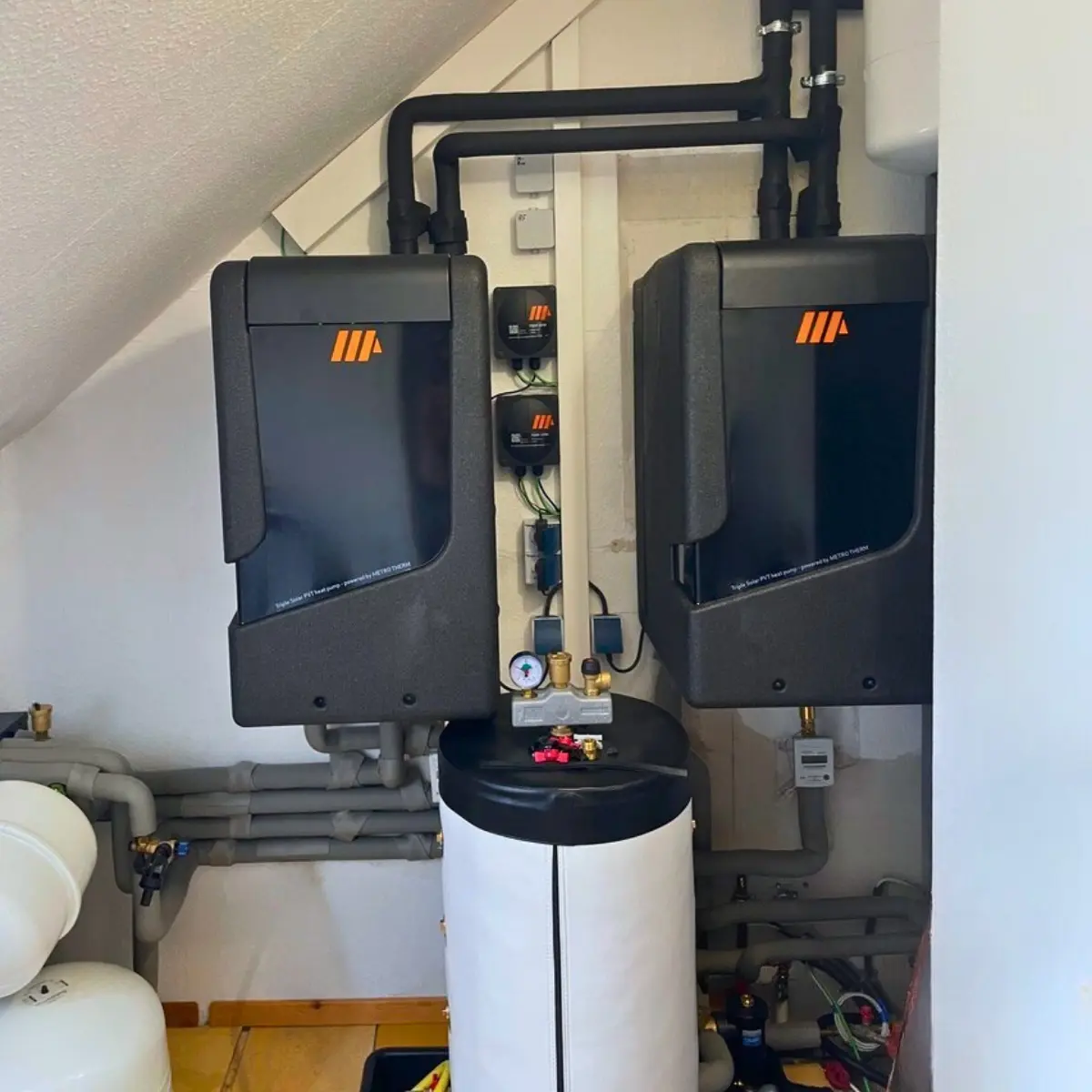 Triple Solar PVT-Wärmepumpe Dachzentrale