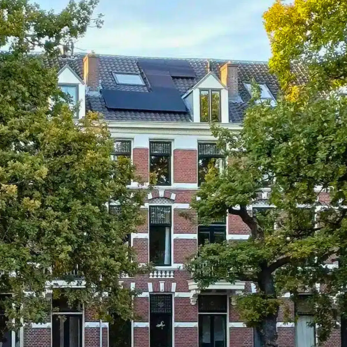 Stadthaus mit PVT-Anlage von Triple Solar