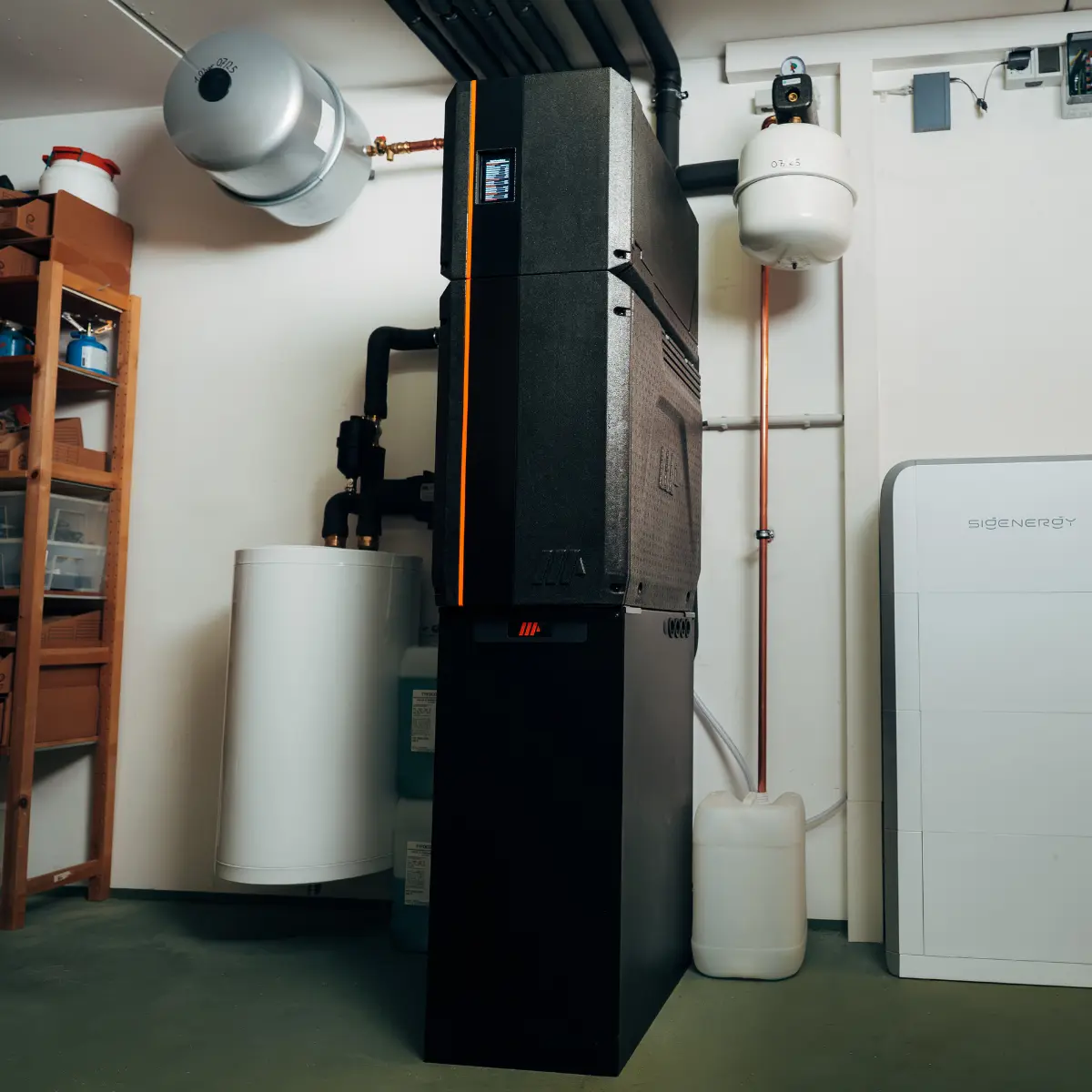 Triple Solar PVT-Wärmepumpe im Heizungskeller