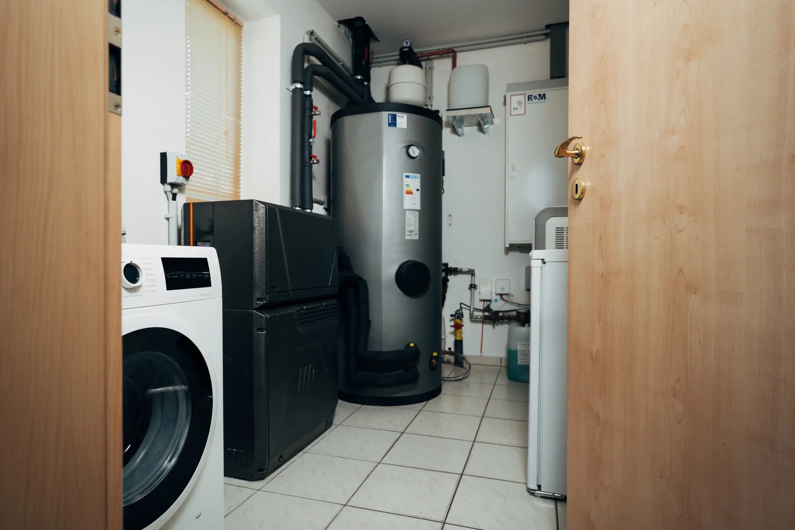 Triple Solar PVT-Wärmepumpe im Heizungsraum